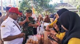 Dorong Produk UMKM Kalurahan Nglindur Semakin Dikenal, KKN UNS Gelar Bazar Produk Unggulan”